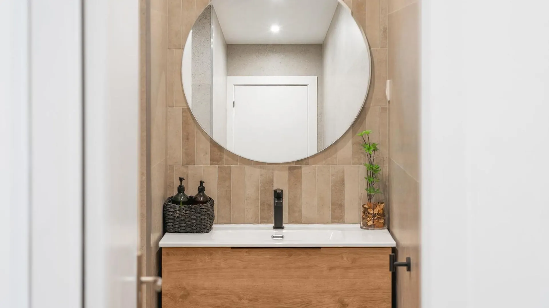 Lodging Apartments Liceu G2 Barcelona